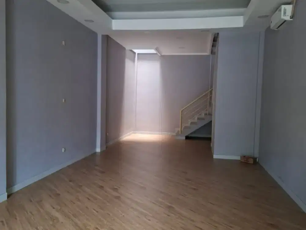 Ruko 2 Lantai Dijual Taman Meruya Ilir Kembangan Sudah Direnovasi -  Luas 73m2