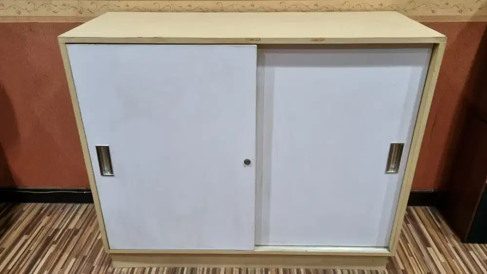 Lemari Kabinet Sliding Door bisa Kunci MURAH