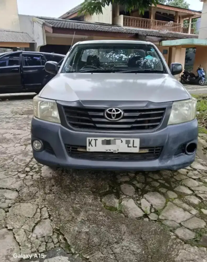 Di jual Hilux SC solar pick up 4x2 thn 2013