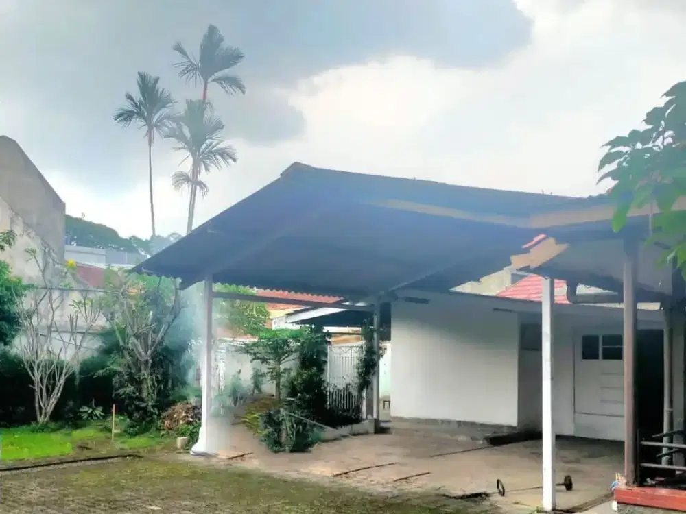 Rumah di Mainroad Riau Martadinata, Pusat Kota Bandung