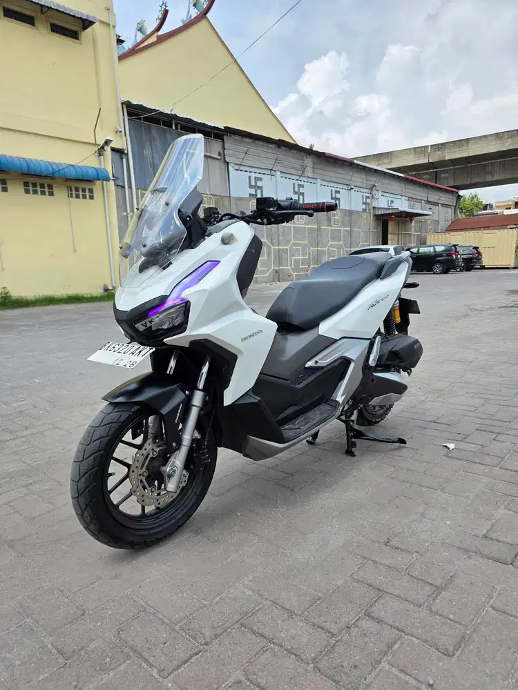 Honda ADV 160 CBS Putih 2022