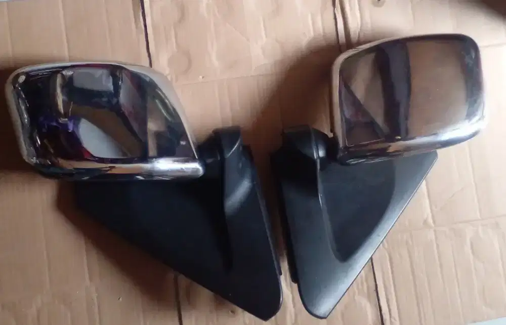 Kaca spion mobil kijang inova