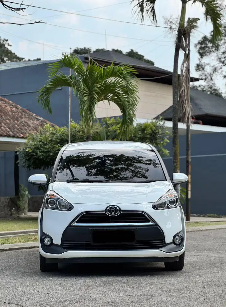 Sienta 1.5 V Matic || Dp 5jt