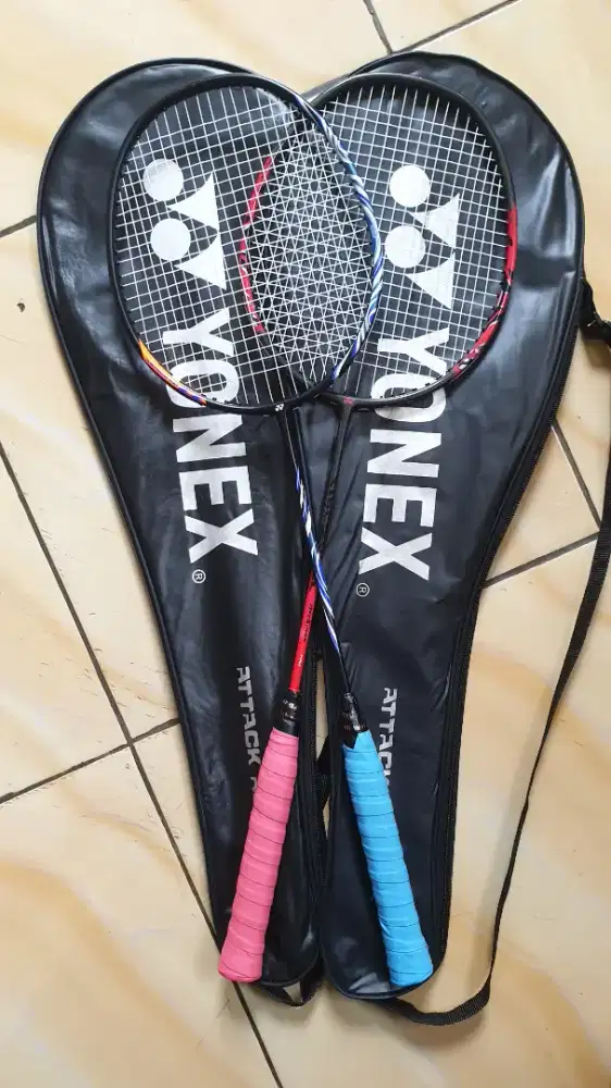 Raket yonex astrox 100zz sama yonex arc saber 11 pro
