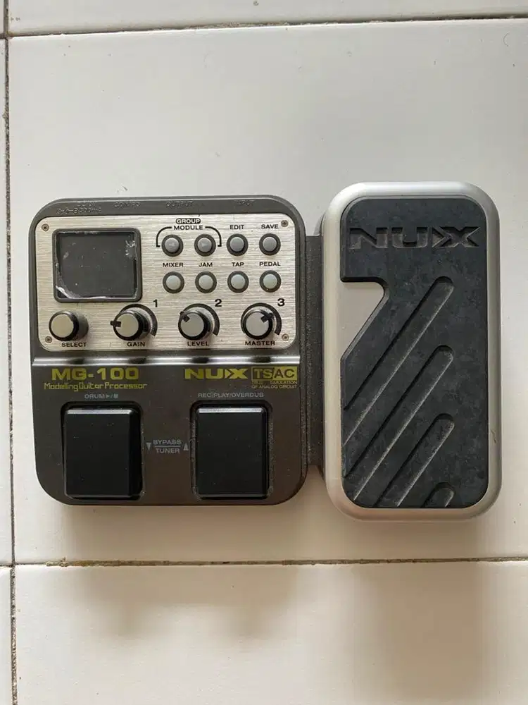 Efek Gitar Digital Nux MG 100