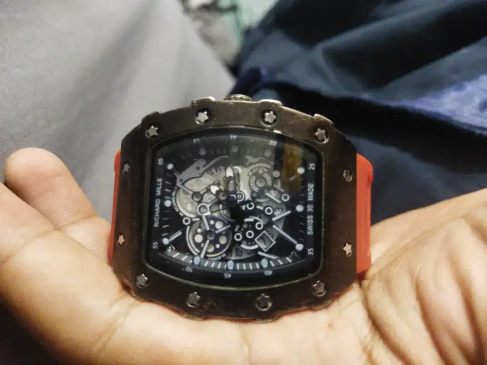 Jam tangan Bekas
