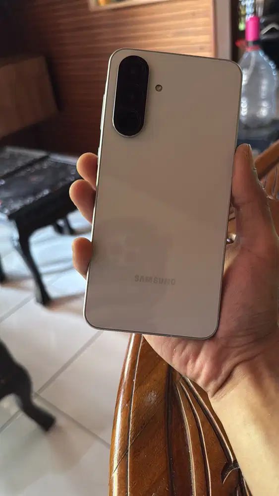 Samsung a56. Masih mulus sekali garansi on