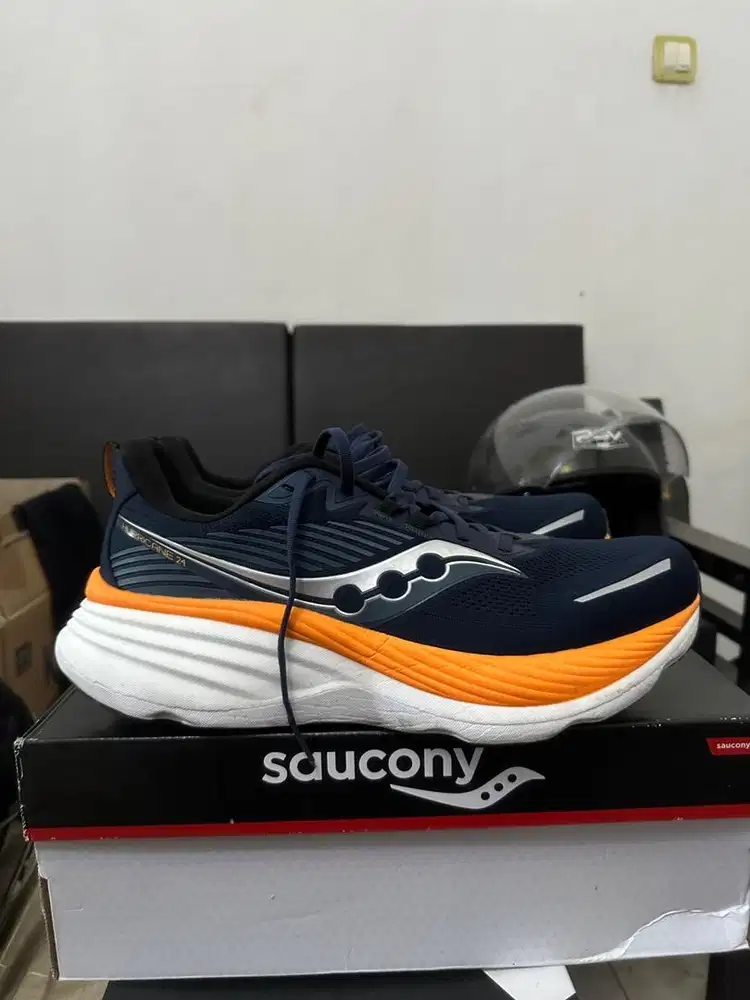 Sepatu Lari Saucony Hurricane 24 Running Shoes
