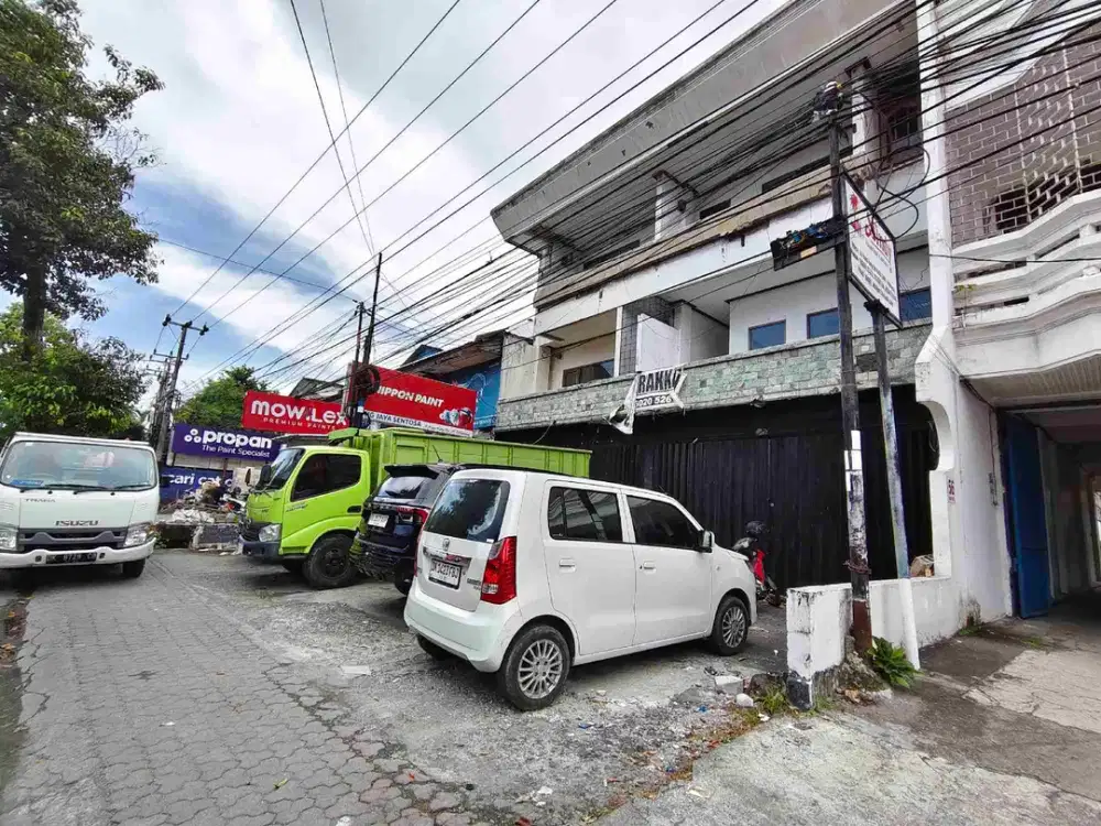 RUKO KOSONGAN 3 LANTAI DI RAYA KUTA BADUNG, BALI