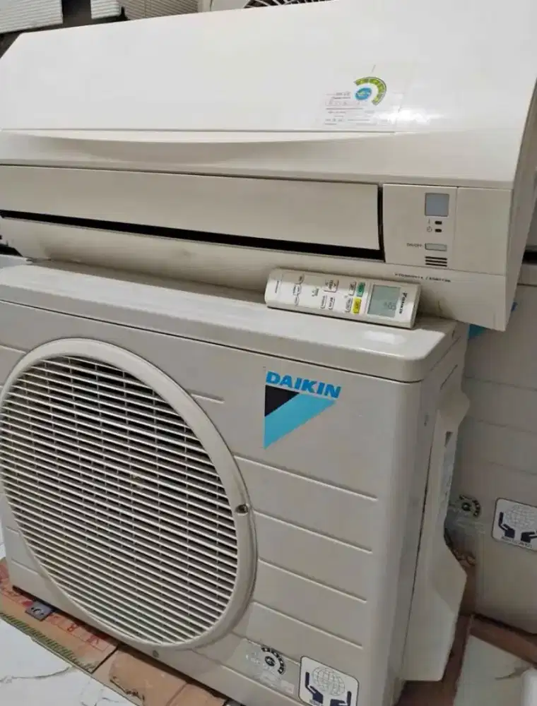 AC Daikin 1.5 PK second like new