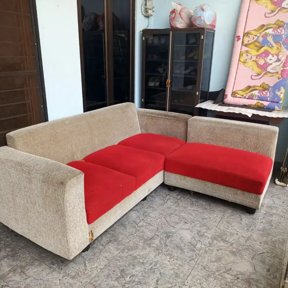Sofa sudut minimalis