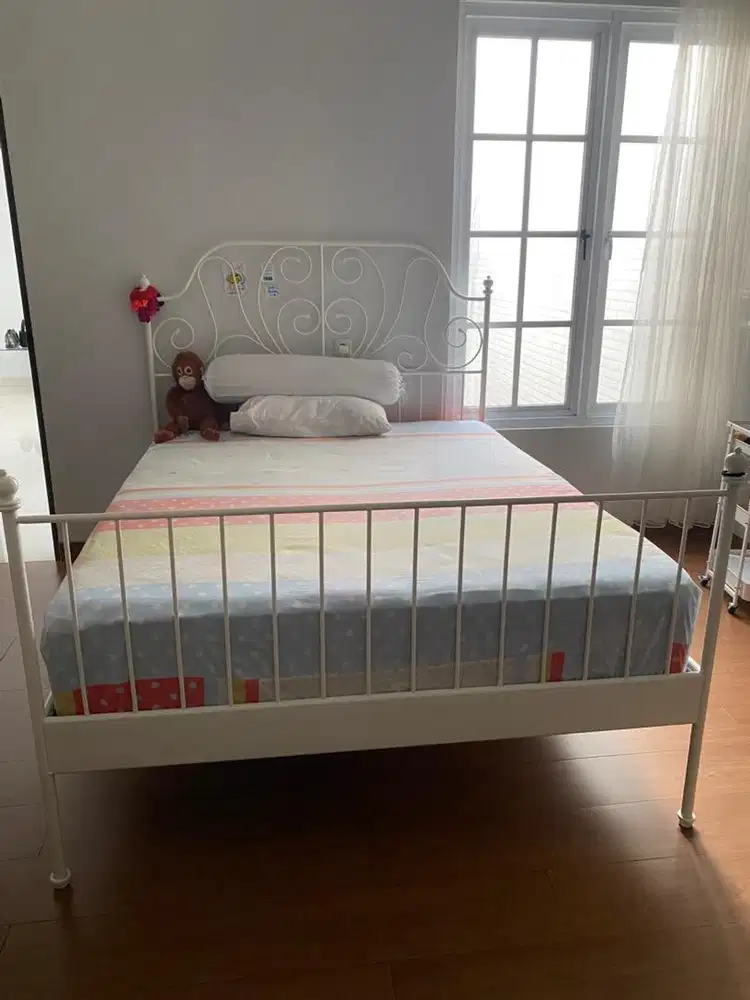 Ranjang besi ikea