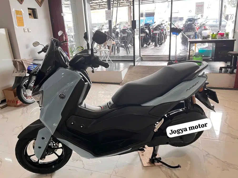 (B) Yamaha nmax neo s tahun 2025