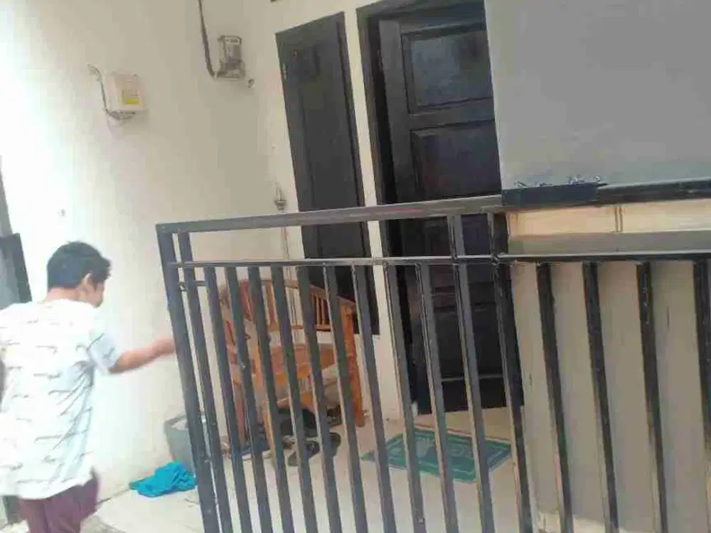 Rumah 2 lantai akses masuk motor di jagakarsa