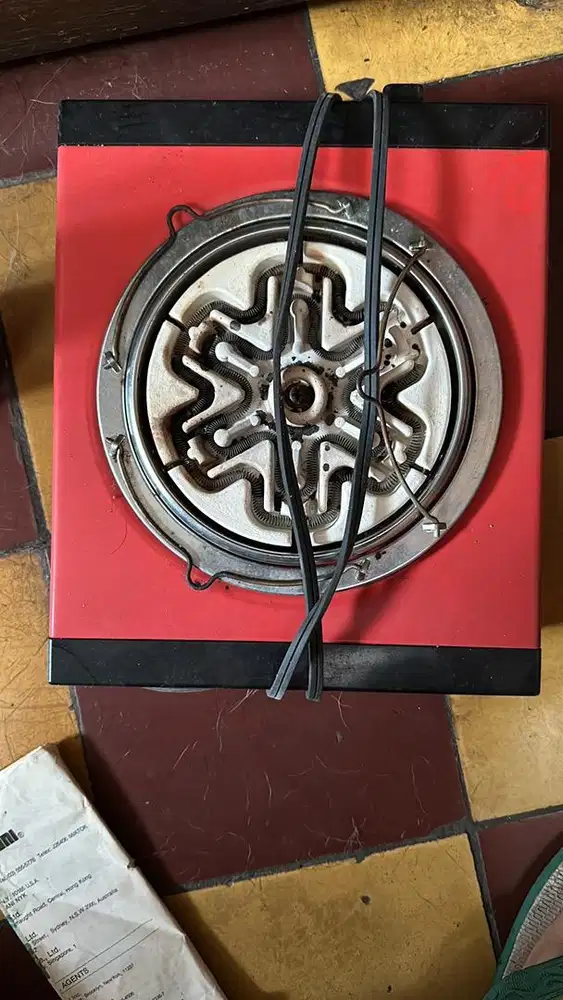 KOMPOR LISTRIK baru tp lama