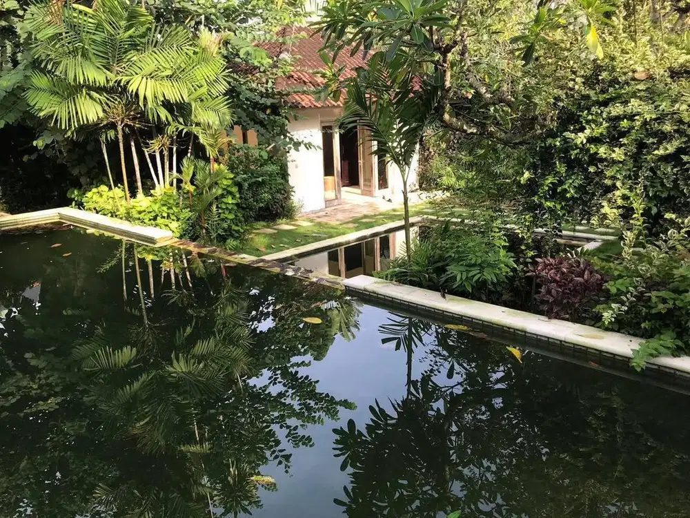 Dijual Tanah & Villa Lama Batubelig Petitenget Seminyak (Hitung Tanah)