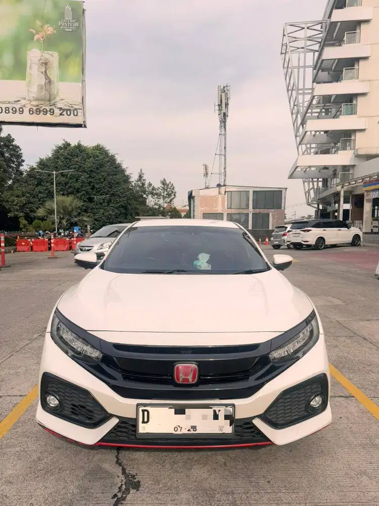 HONDA CIVIC TURBO HATCHBACK AT