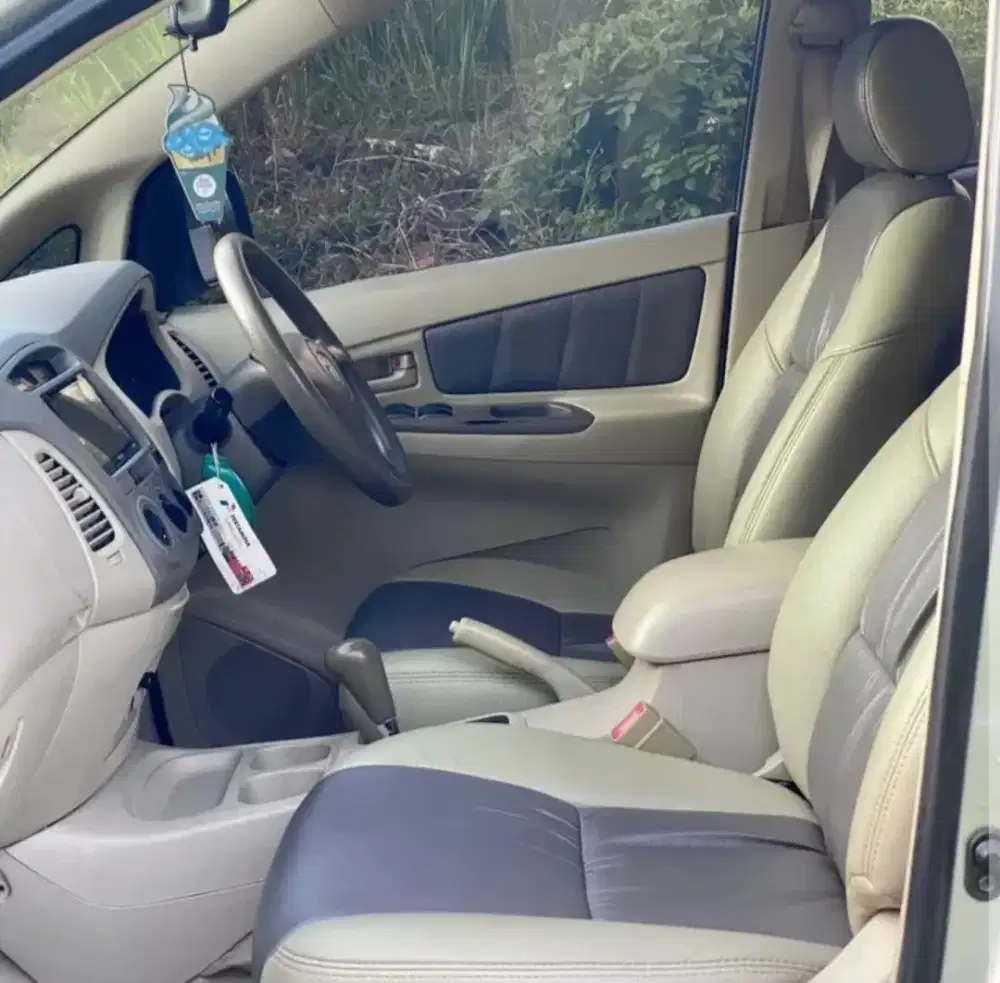 Kijang innova G 2.0 2005 MT lengkap