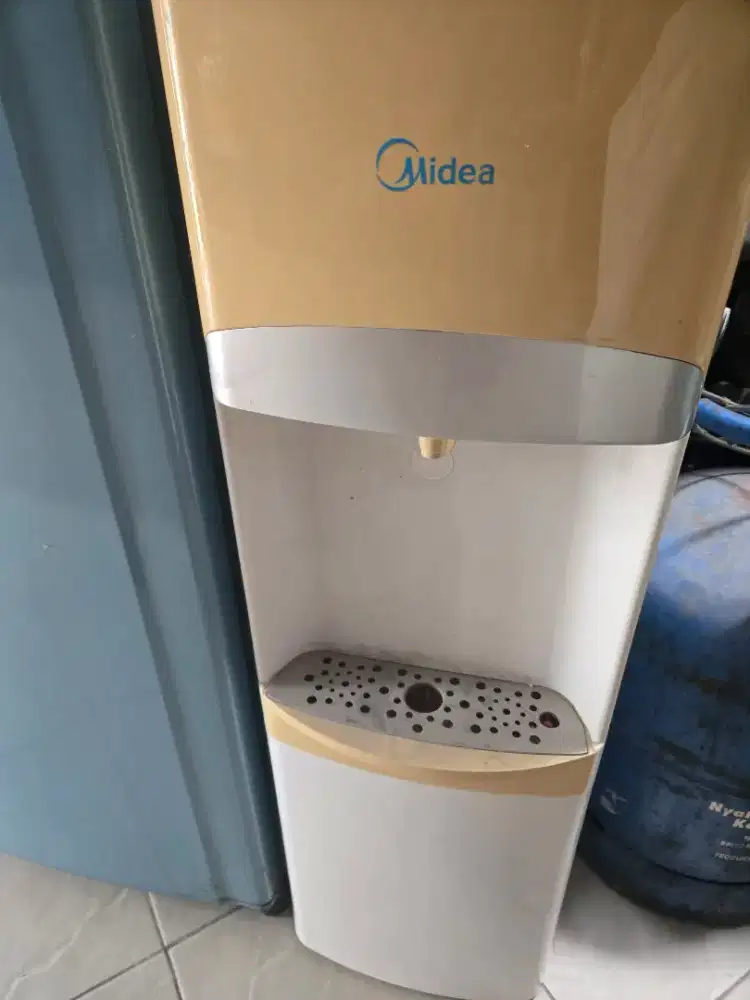 Dispenser Midea