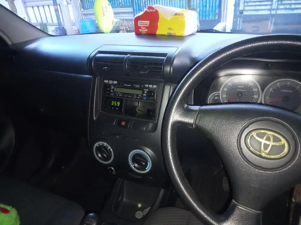 Toyota Avanza 2004 Bensin