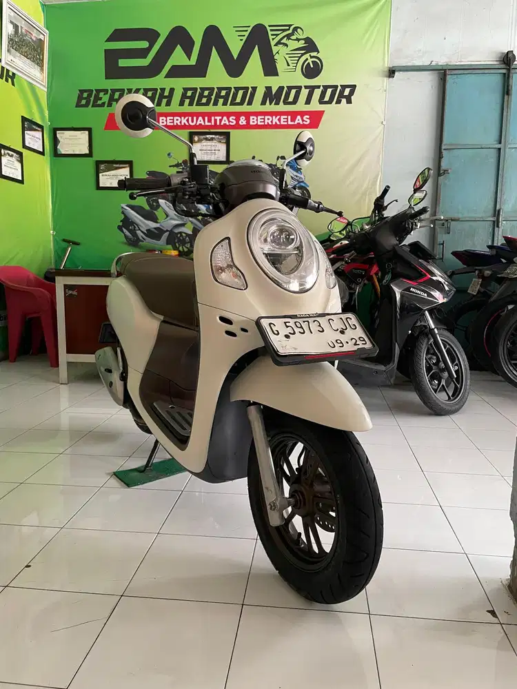 Scoopy putih pristige