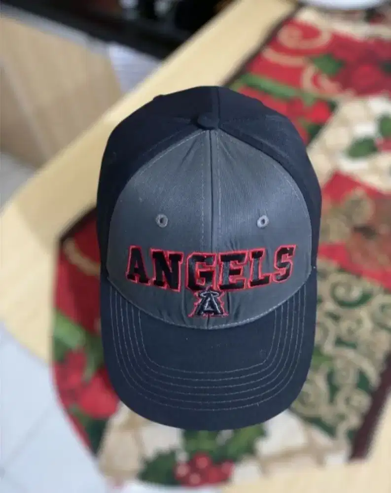 TOPI LOGO A ANGELS BEKAS