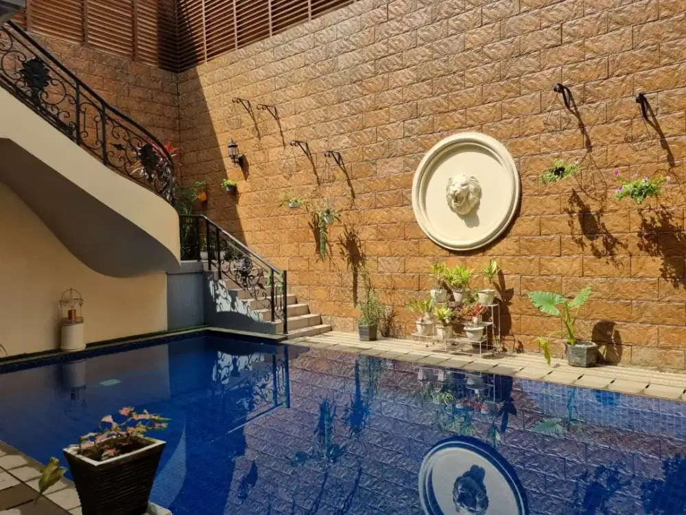 Rumah Mewah Dengan Kolam Renang Siap Huni di Gading Serpong Tangerang Selatan
