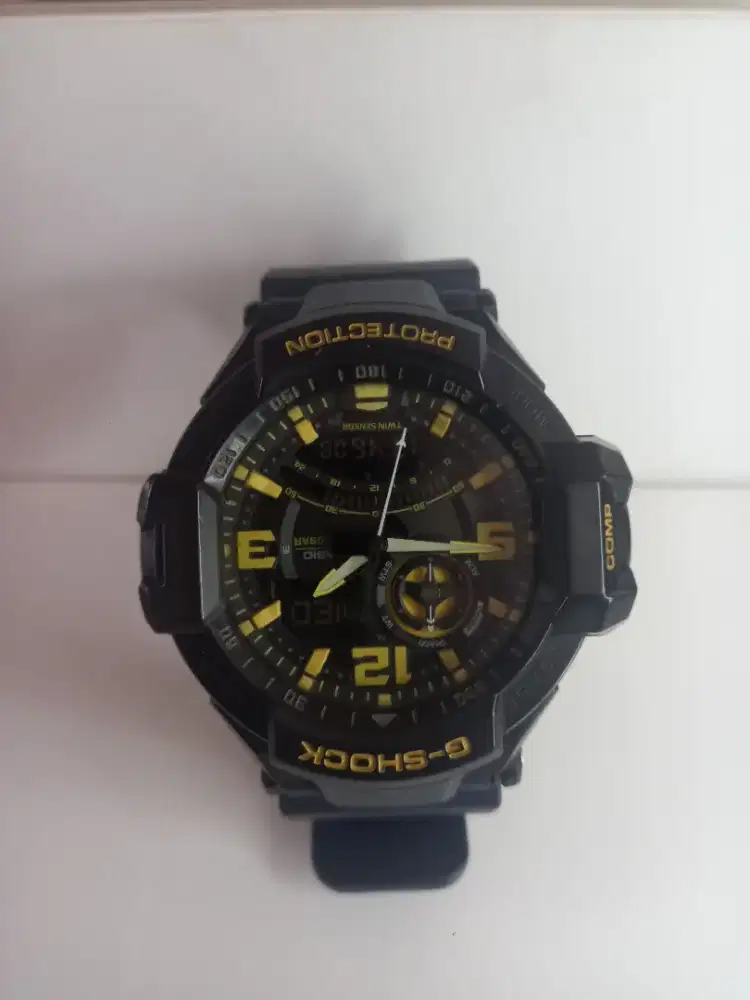 Jam Gshock GA 1000 japan