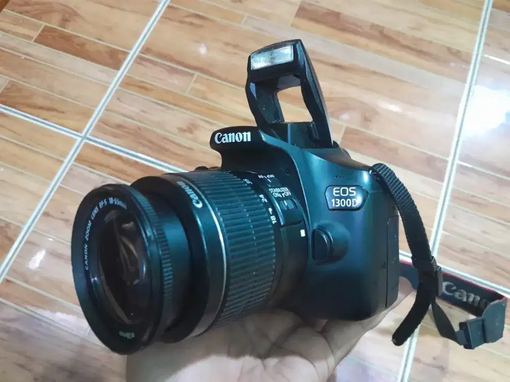 Kamera dslr Canon 1300D WIFI