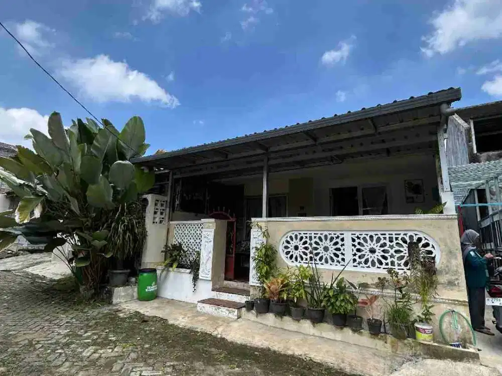 Dijual Rumah Cantik Full Furnished
dan Murah di Greenwood Semarang