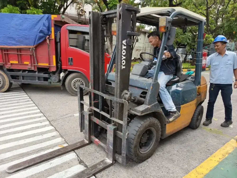 Forklift Toyota 7FD25 Tahun 2002 – Manual | Siap Kerja