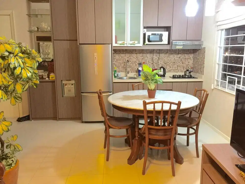 Dijual apartemen cosmo terrace 2 br lantai sedang