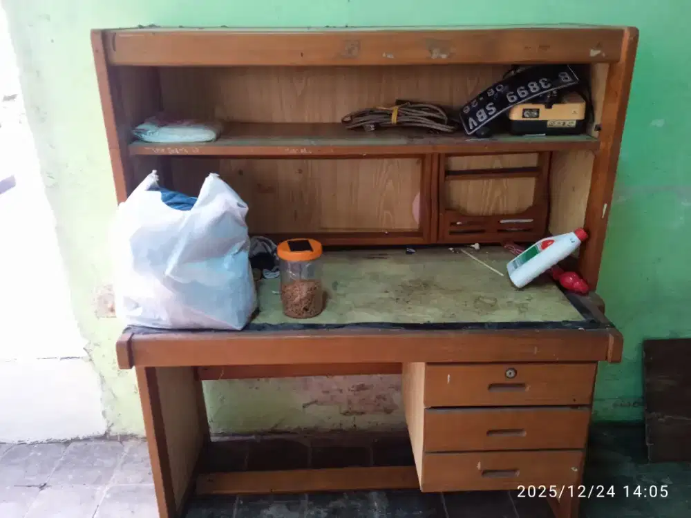 Meja belajar kayu jati