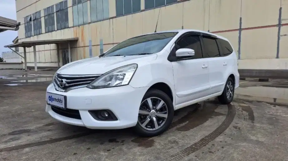 PROMO Nissan Grand livina 1.5 XV Bensin-AT 2017 ZKD