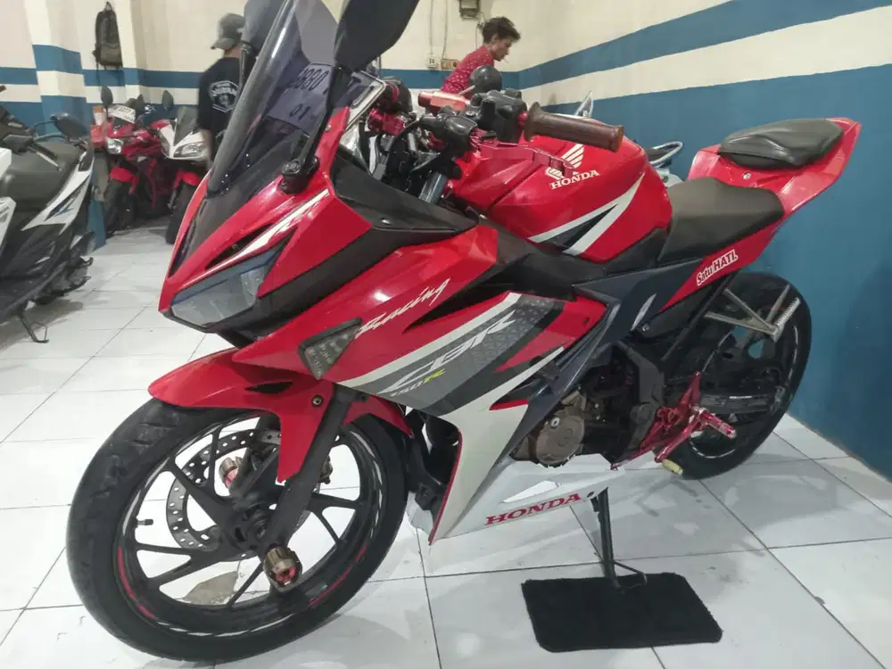 (for sale) honda cbr feslif 2018 nik 2019 pajak hidup
