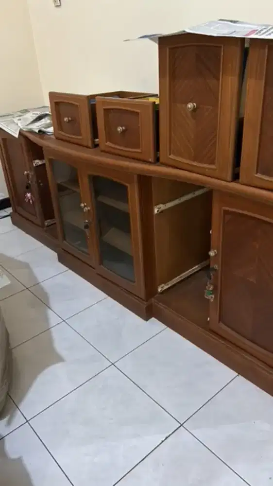 Bufet ruang keluarga