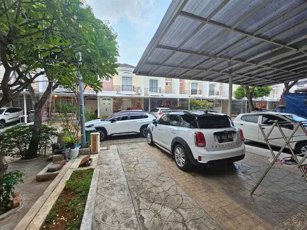 Rumah 2 Lantai Full Renov di Green Lake City Bonus Kicthen Set dan AC