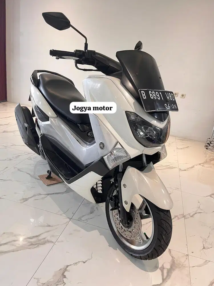 (B) Yamaha nmax tahun 2016