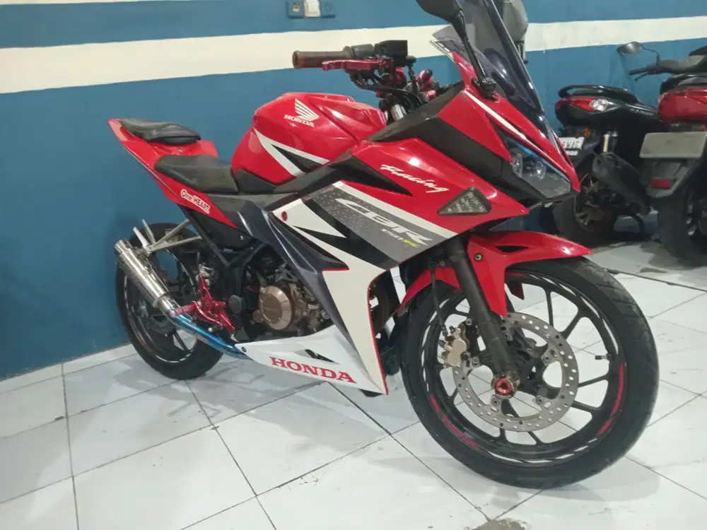 (JUAL) honda cbr feslif 150 2018 nik 2019 siap pakai
