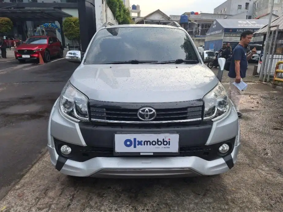 LOW DP Toyota Rush 1.5 TRD Sportivo Bensin-MT 2017 NRA
