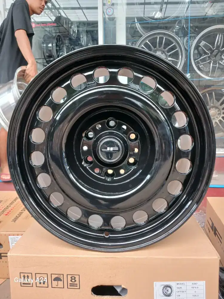 Rotiform STL Ring 18 lebar 9 pcd 6x139,7 ET 0 4pcs. Fortuner dll
