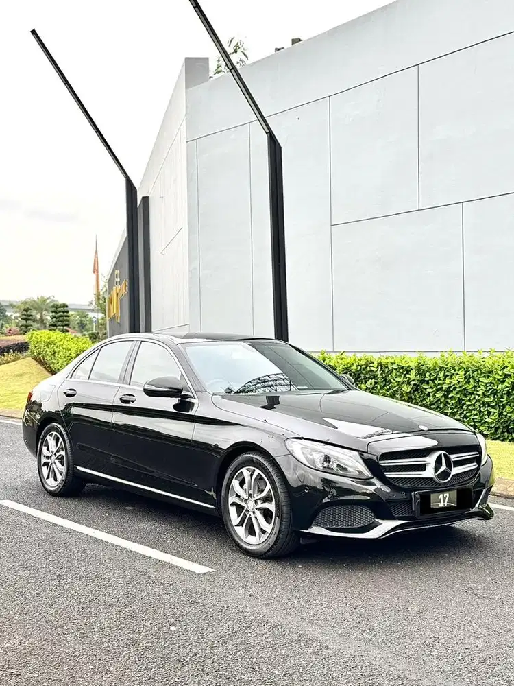 ISTIMEWA! Mercedes Benz C200 W205 2.0 Avantgarde 2017
