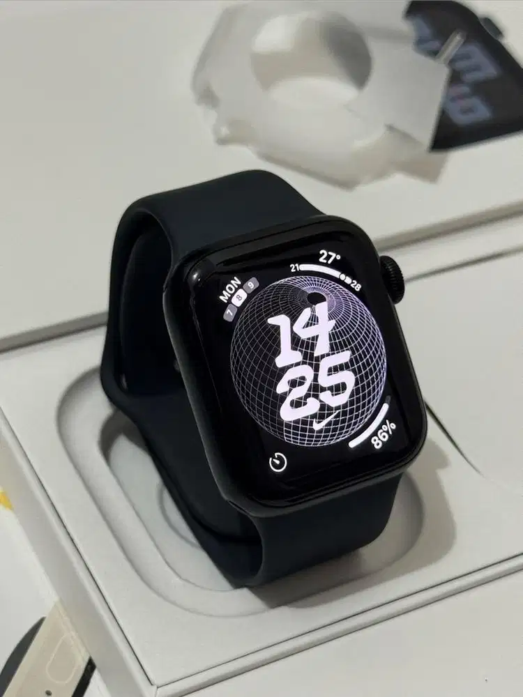 Apple Watch SE Gen 2 40mm Midnight Fullset Garansi On (Oktober 2026)