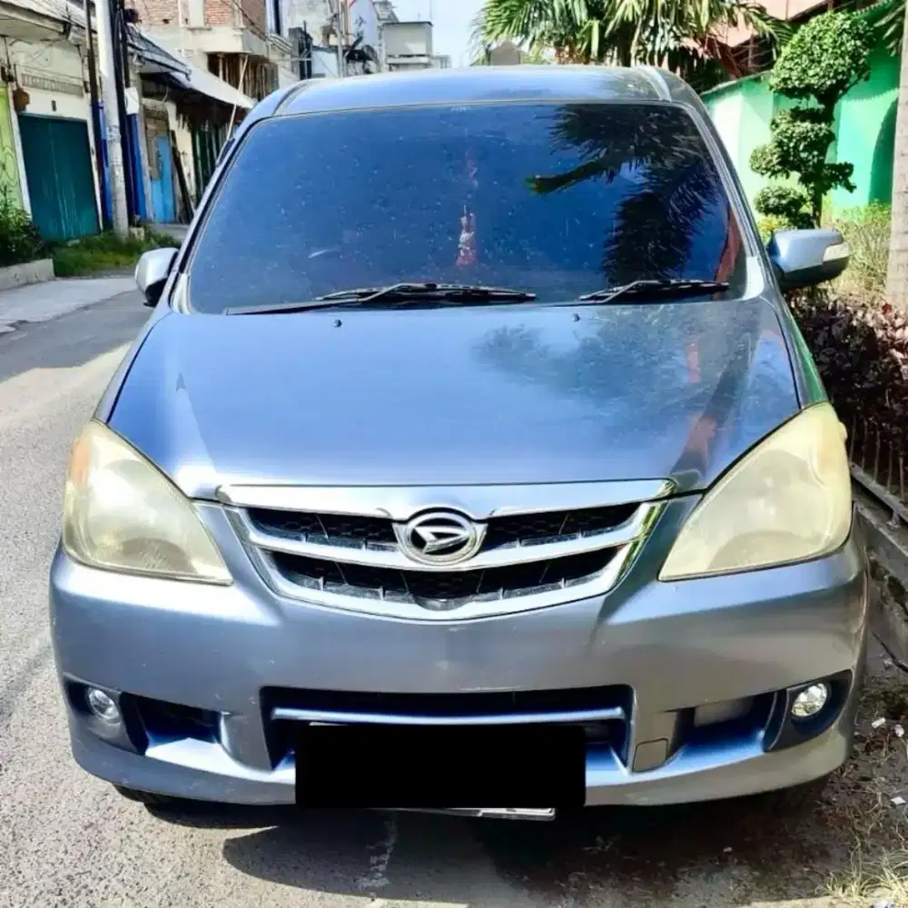 Mobil Daihatsu Xenia Dijual