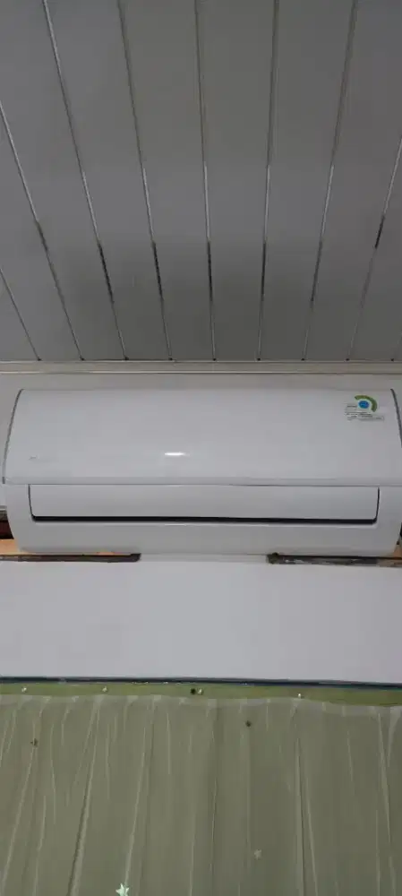 AC Midea 1/2 masih garansi