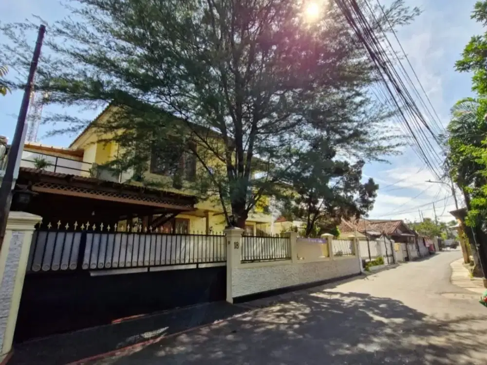 RUMAH DIJUAL DI CIPETE DEKAT ANTASARI SEMI FURNISHED