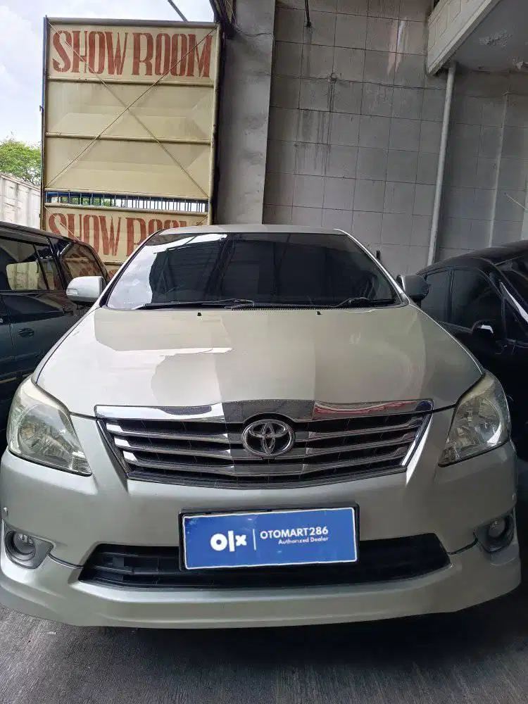 TOYOTA 2012 INNOVA V 2.0 AT SILVER ORISINIL OTOMART 286 KENJERAN