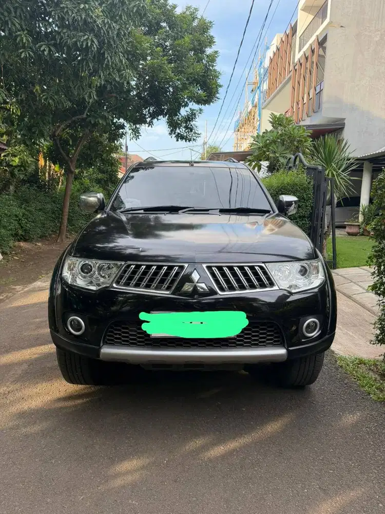 Mitsubishi Pajero Sport Exceed 2.5 Hitam on Beige Mulus