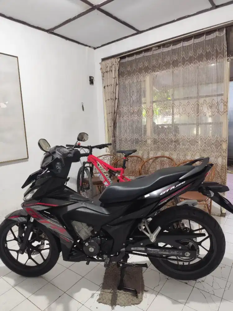 JUAL SUPRA GTR 150 TAHUN 2022 MILIK PRIBADI