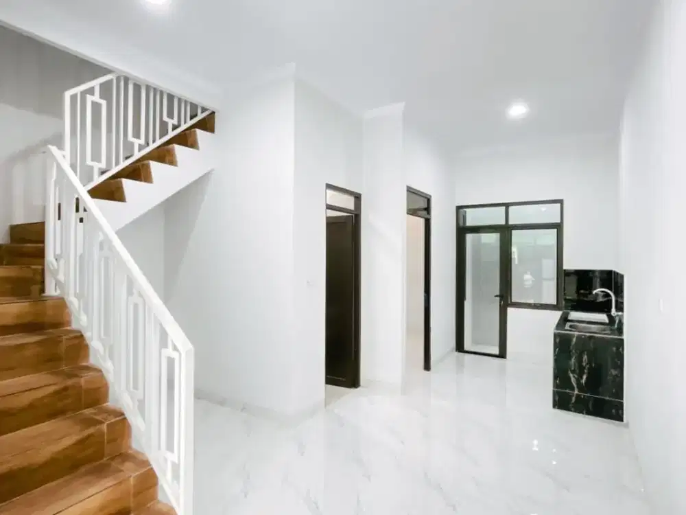 Dijual  rumah 2 lantai di sektor v pondok ungu permai bekasi utara